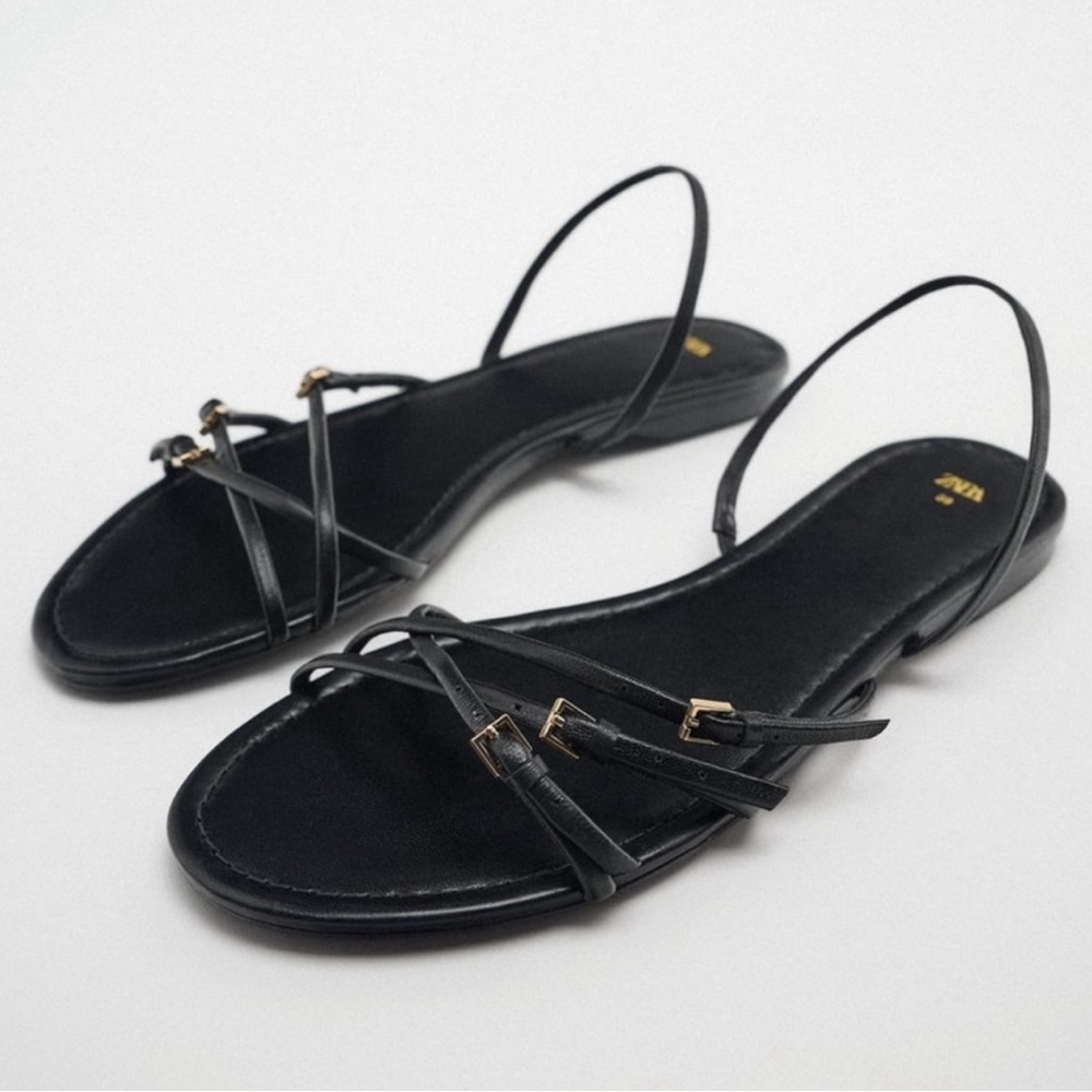 Zara BUCKLED FLAT LEATHER SANDALSBLACK